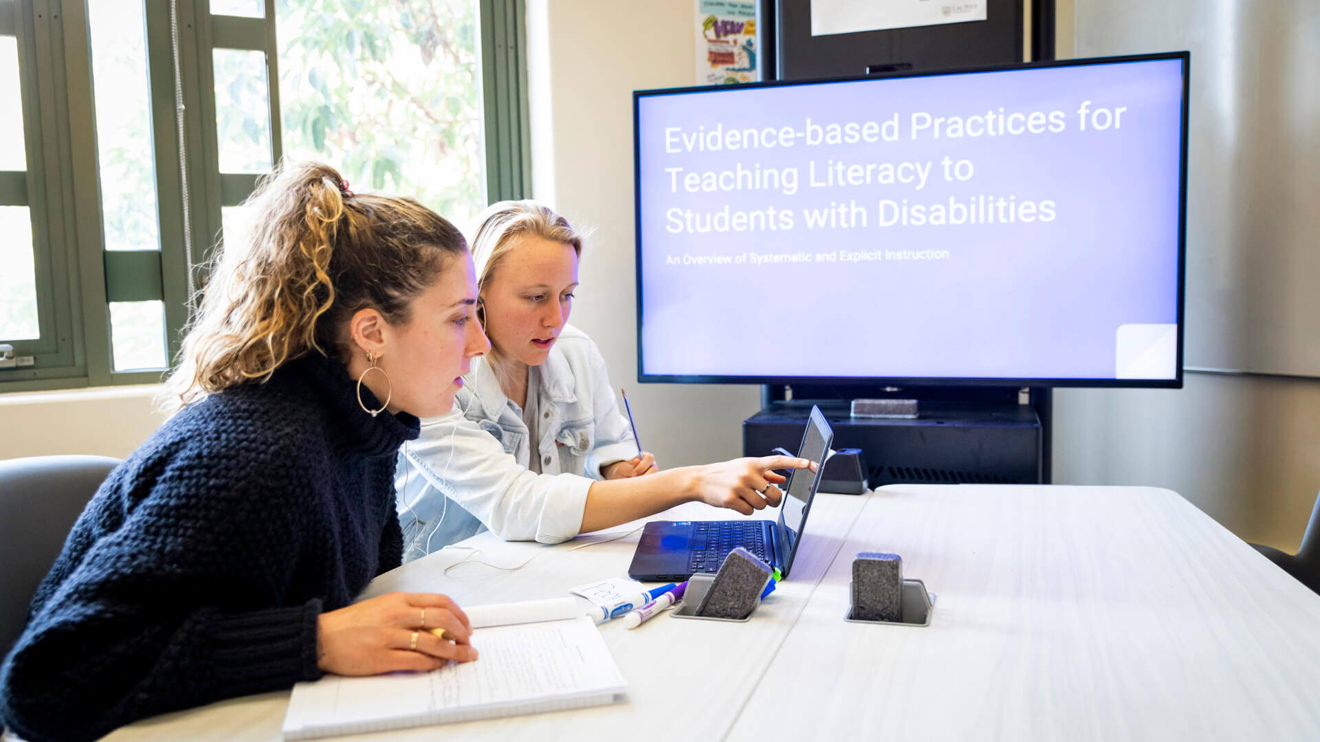 Assistant Professor Leah Wood leads the EDUC 546 class